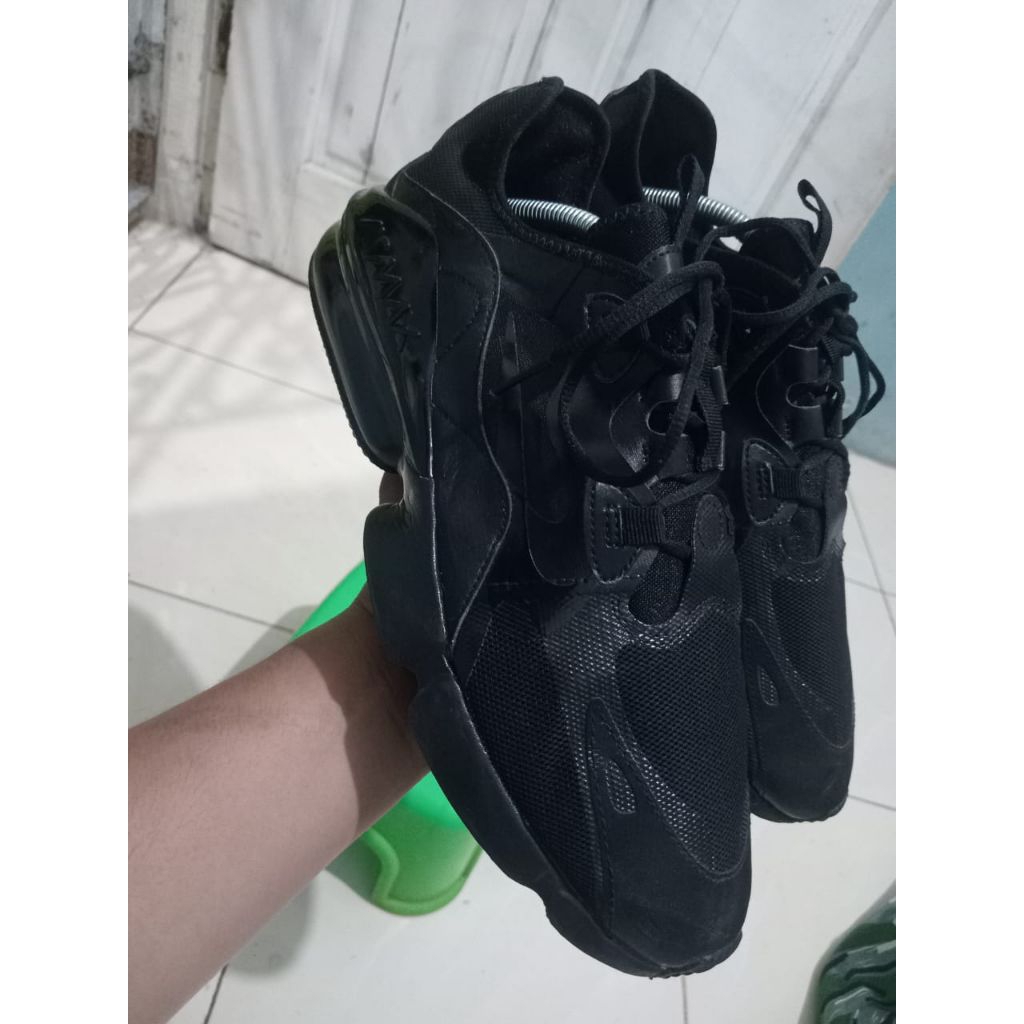 sepatu running Nike air max infinity 02 size 44,5 / 28,5