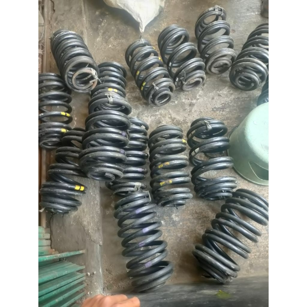 per belakang Avanza lama 2pcs