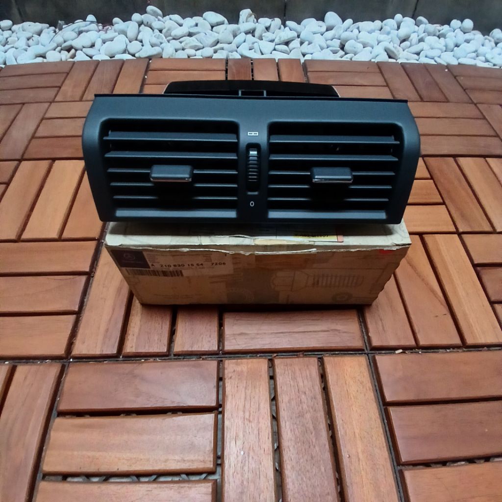 Kisi AC Tengah W210 Mercedes Benz