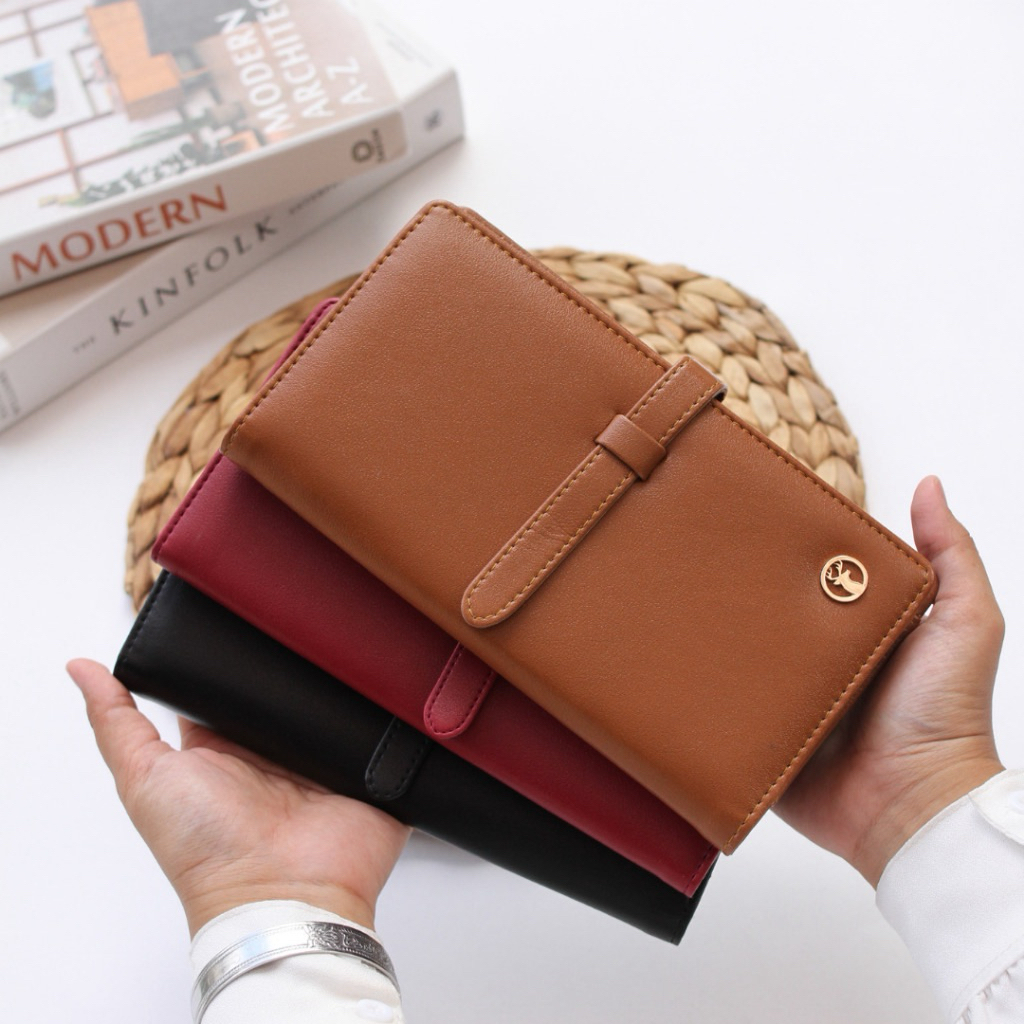 Dompet emas kayla The Astoria