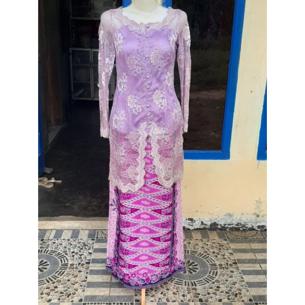 set kebaya ungu lavender