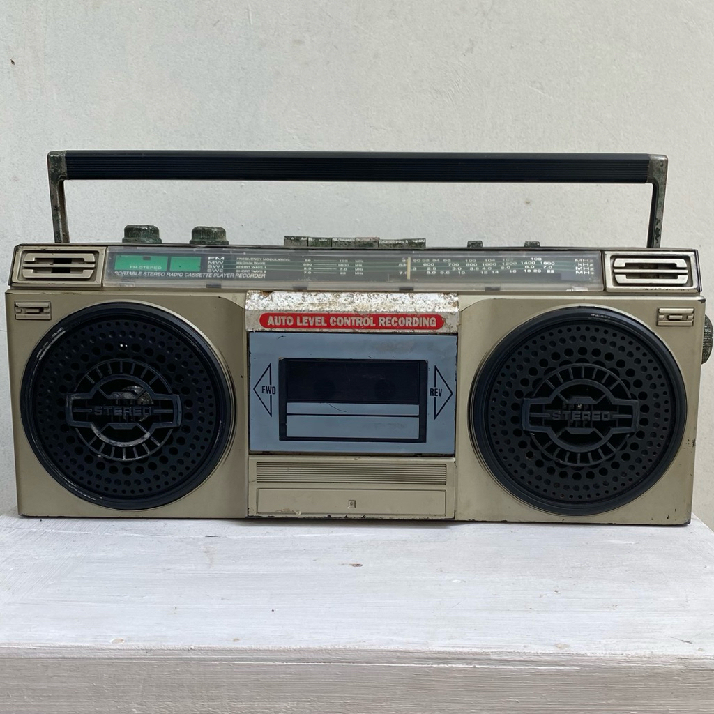 Radio Tape Boombox Jadul Display