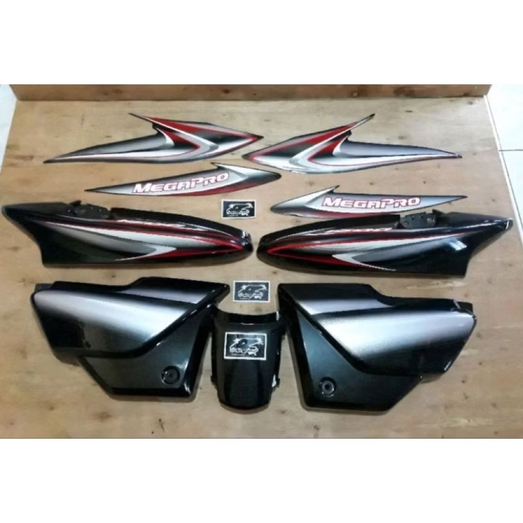 Paket komplit cover body sett cover box aki megapro old megapro lama tahun 2005 sett stiker lengkap 