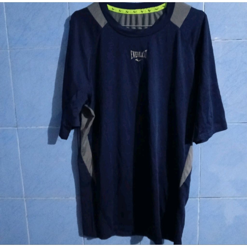 kaos olahraga everlast navy