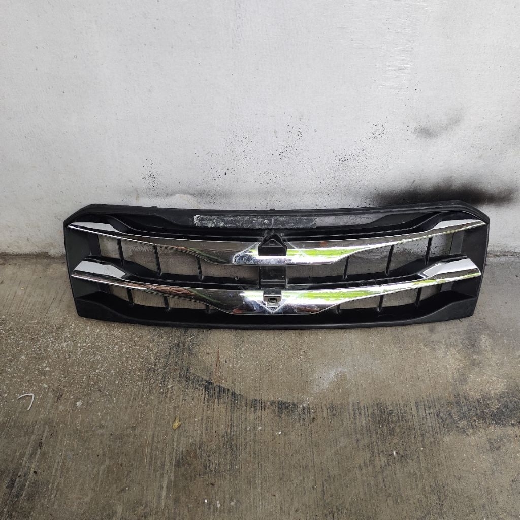 grill Suzuki SX4 Cross Original