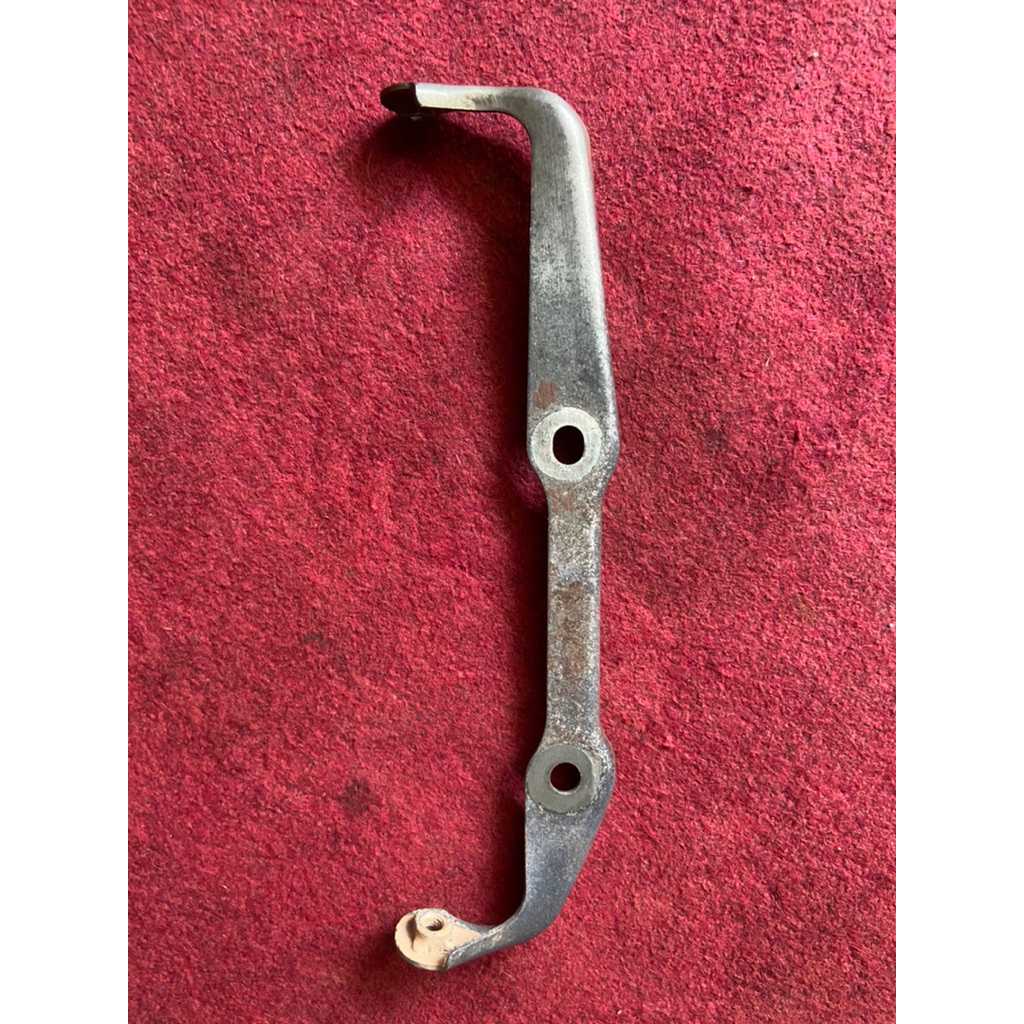 breket under cowl kedudukan cover lumpur vixion new adnvance vixion new nva original