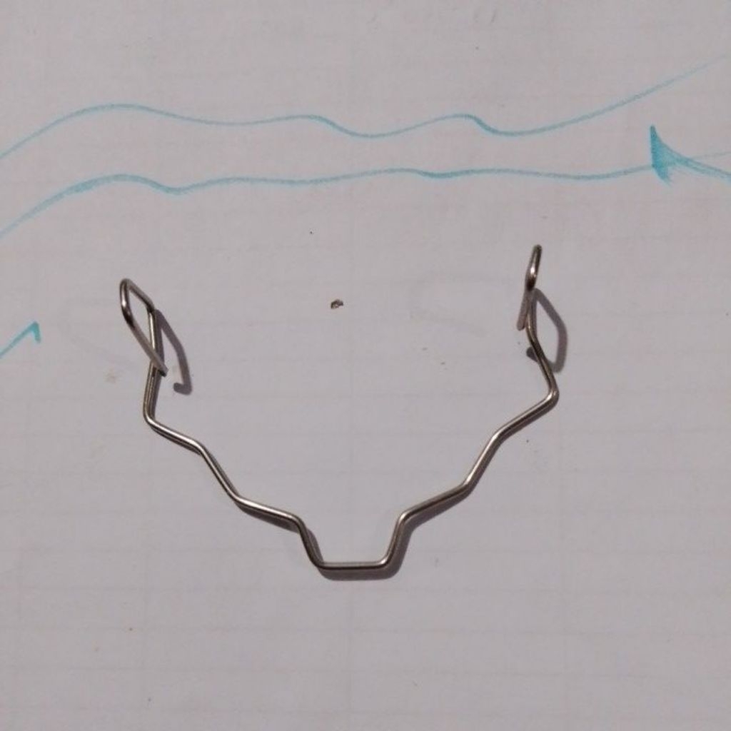 kawat klip penahanan bohlam lampu depan h4 daihatsu gren mex