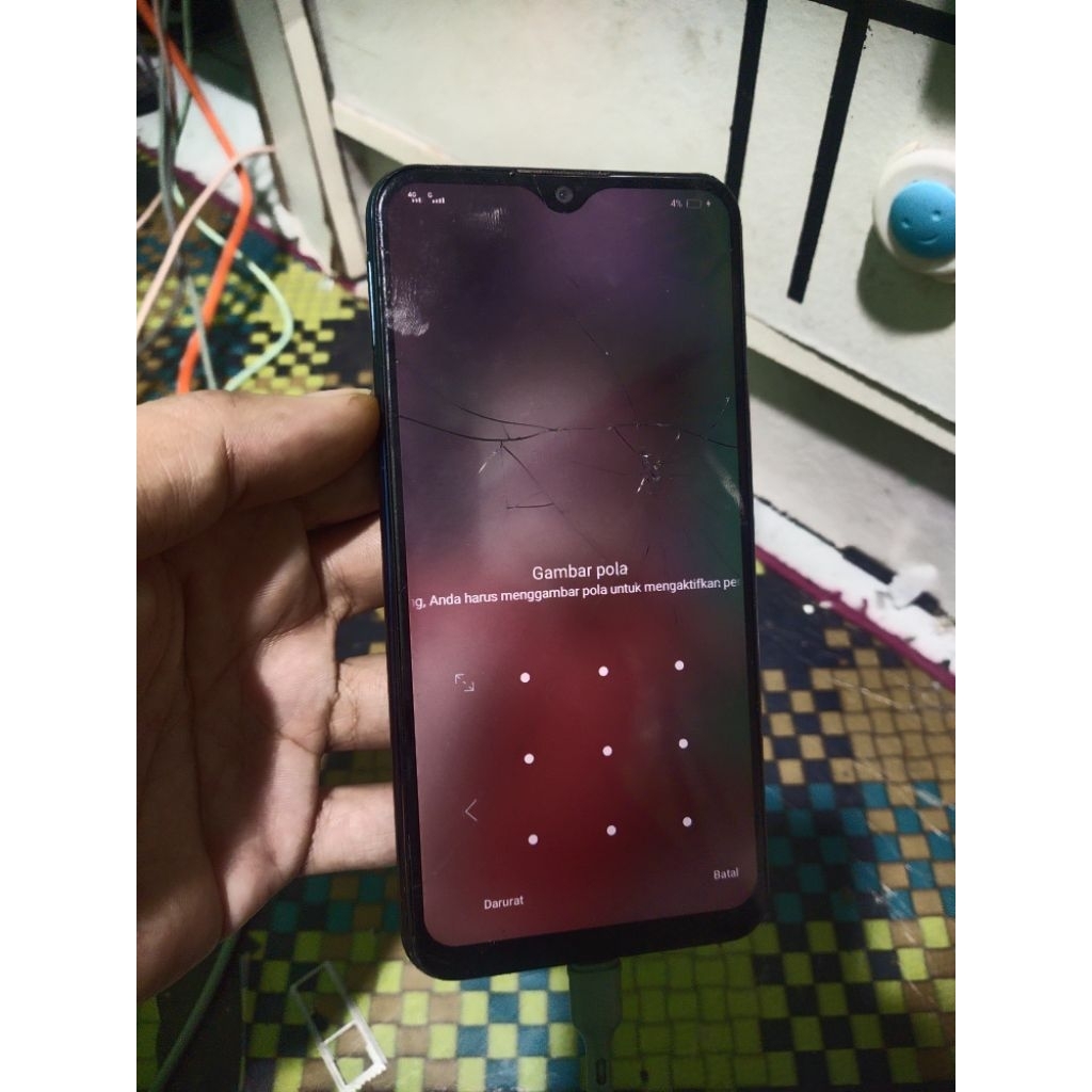 Vivo y12i minus lupa pola