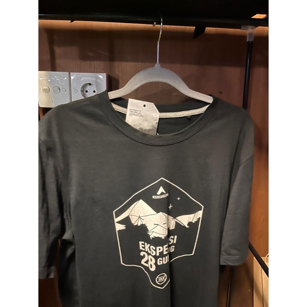 Kaos Eiger Series 28 Gunung