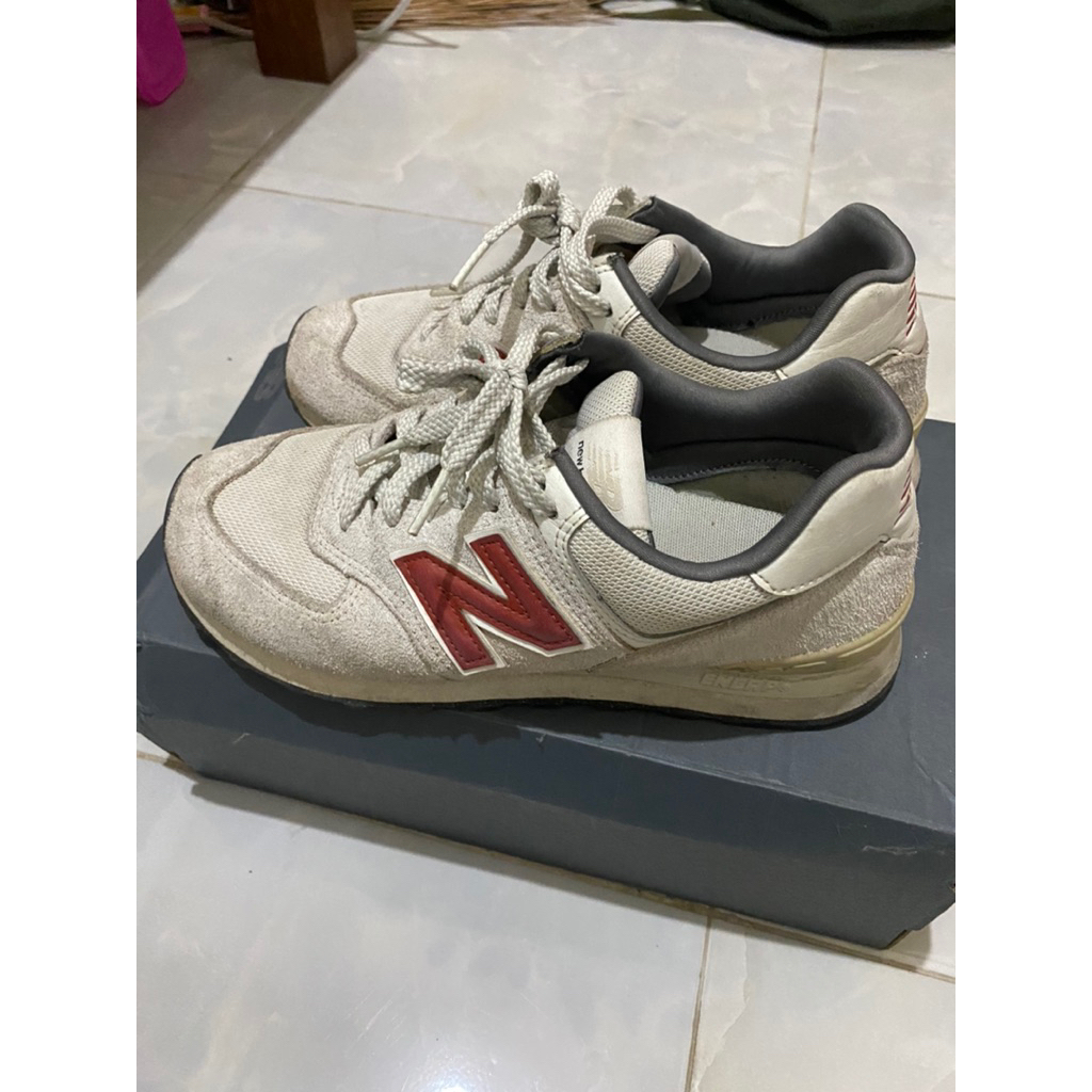 SEPATU NEW BALANCE 574