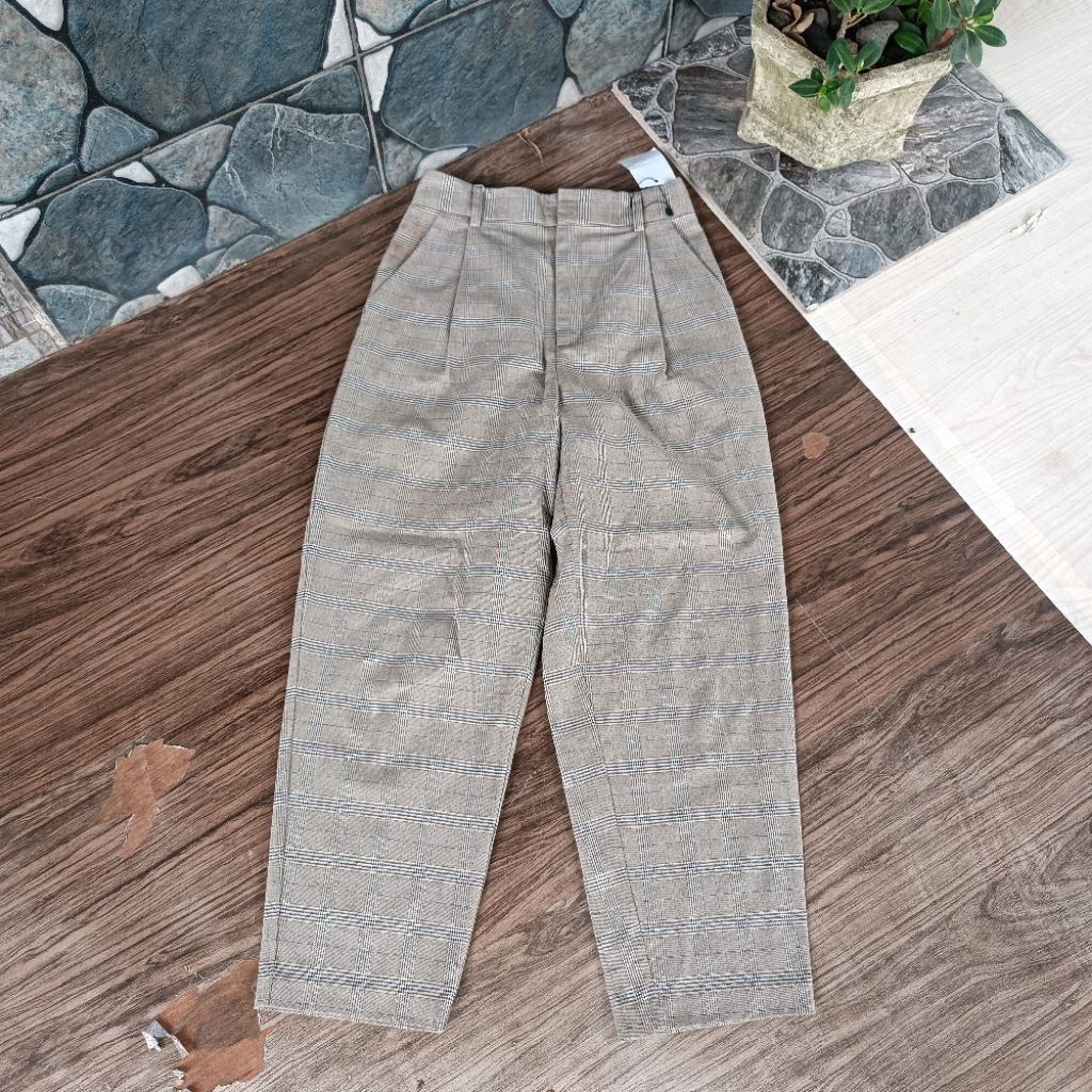 relax pants gu uniqlo cakepp ( sz 26 perhatikan pxl)