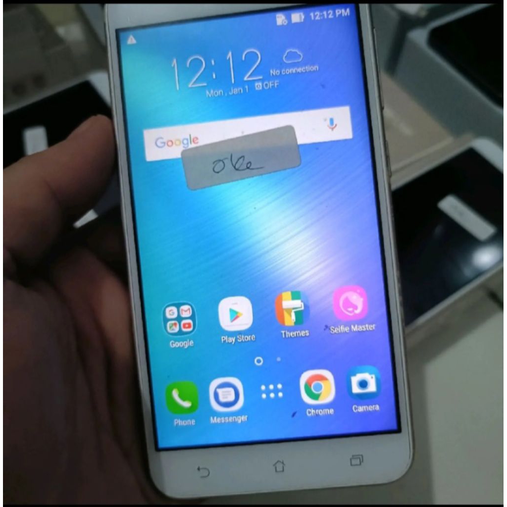 Asus Zenfone Live ram 2/16gb 4g aman ex resmi hp+dus kondisi normal jaya