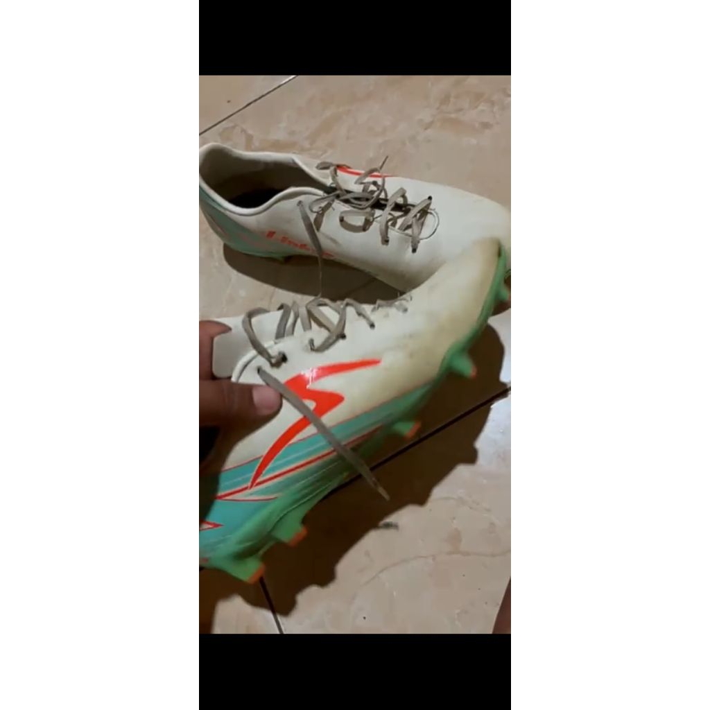 sepatu bola second SPECS ls20 fg