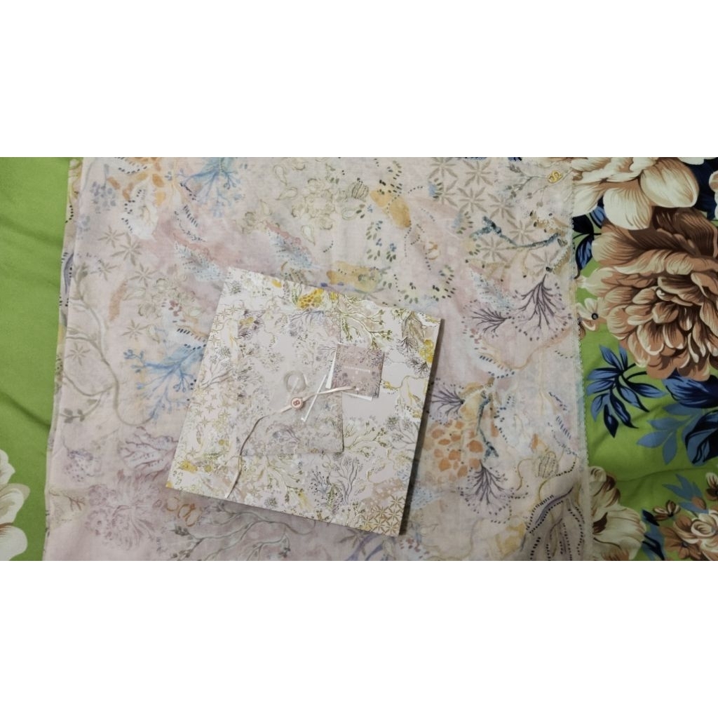 Preloved misool voile square - jellyfish