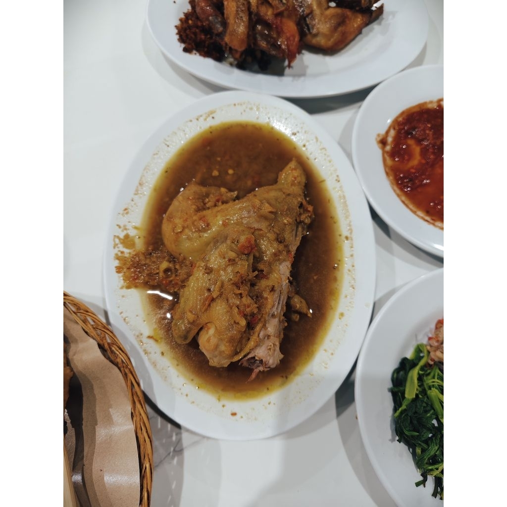 Ayam betutu Bali/ayam betutu frozen/ayam betutu 1 ekor