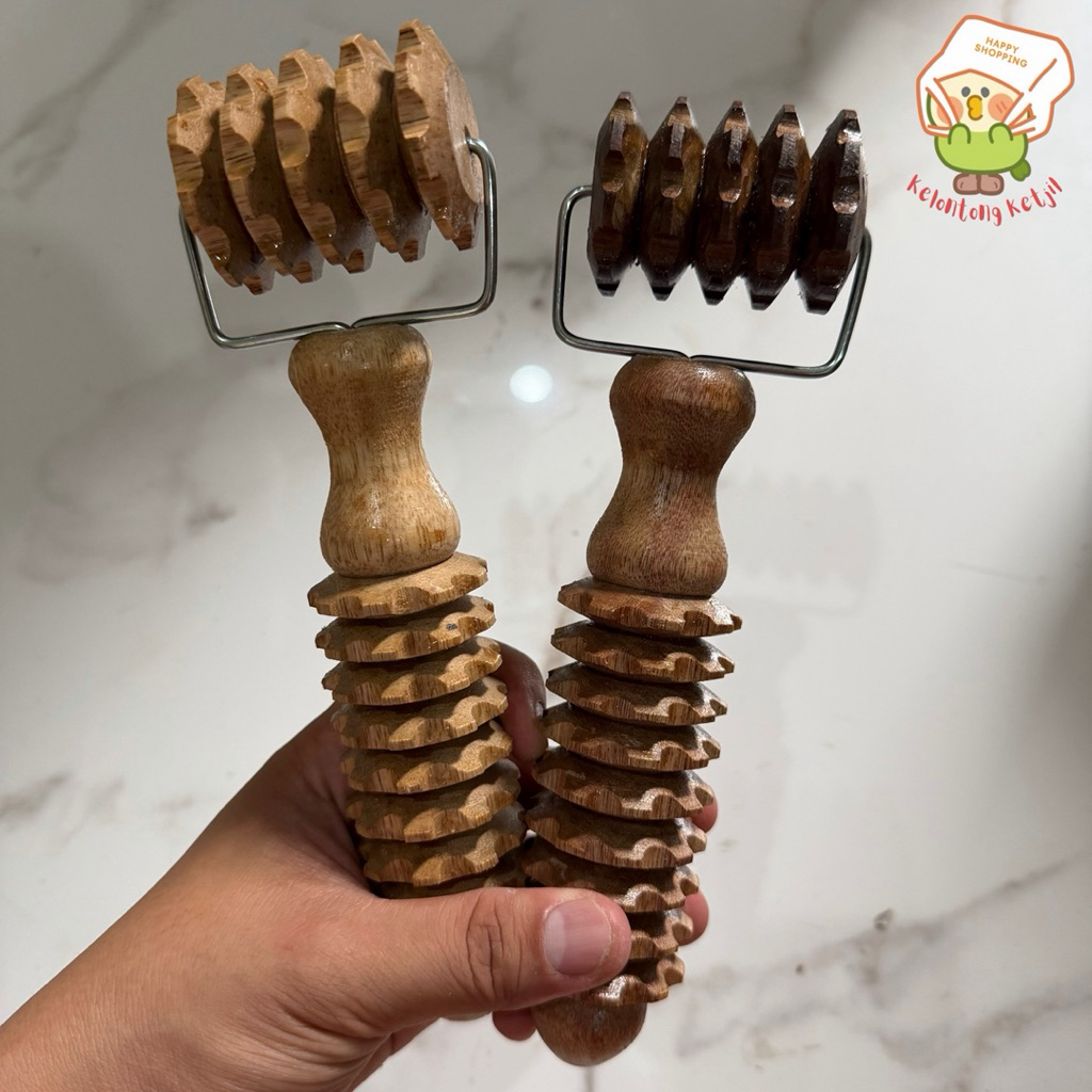 Alat memijat kayu model ROLL KAWAT, Alat terapi memijat punggung, kaki, tangan yang mudah kesemutan