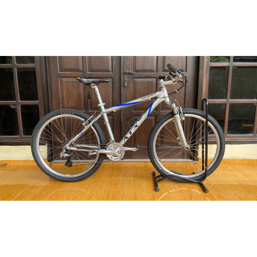 Sepeda Giant ATX 680
