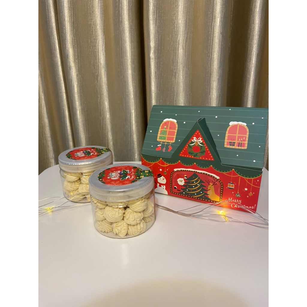 Hampers Natal Holly Jolly Sagu Keju 2 - kemasan toples 400ml