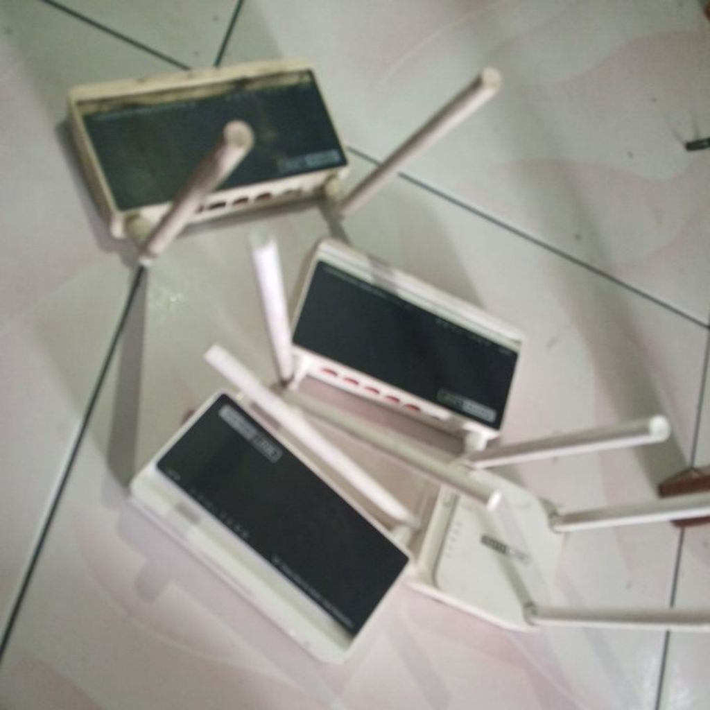 Totolink Bekas n300rt dan n200re tanpa adaptor