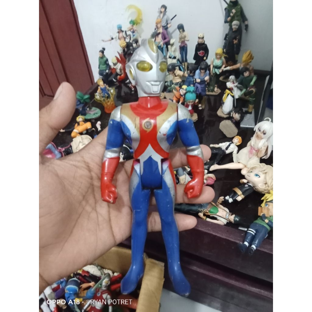 ACTION FIGUR ULTRAMAN JADUL (PRELOVE/BEKAS)