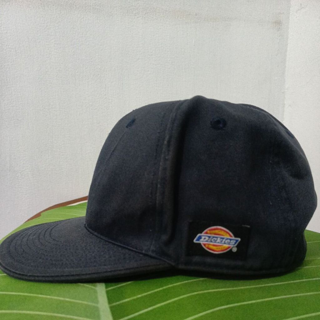 Topi Snapback Dickies fitted