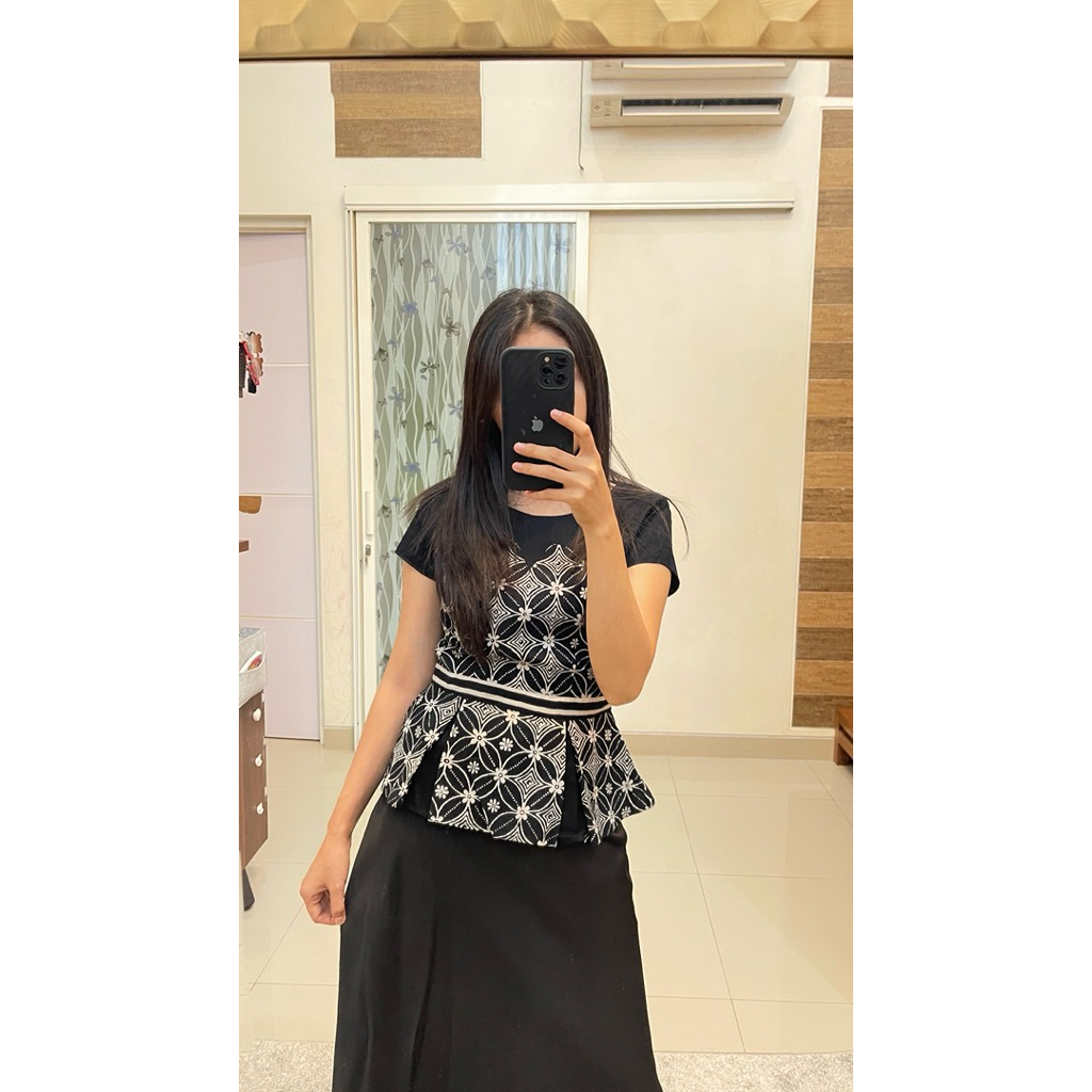 preloved atasan wanita formal bateeq