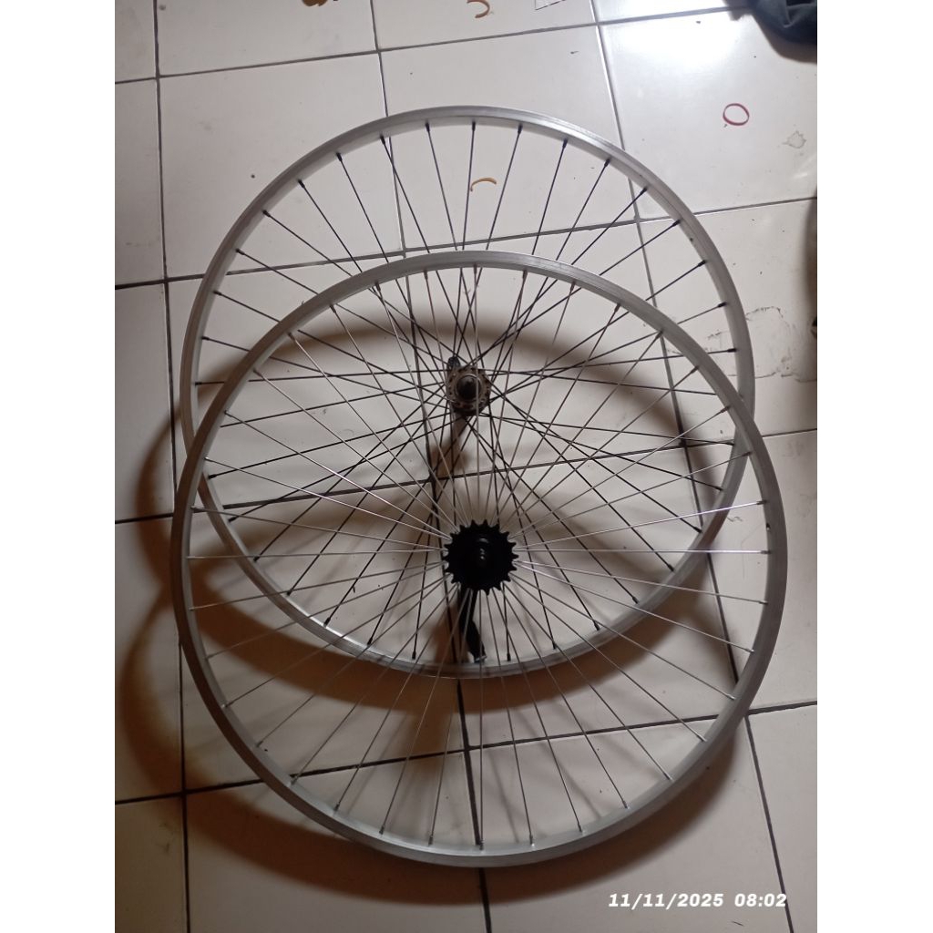 ws fixie clasic torpedo araya px645 700c  hub sama jari² baru