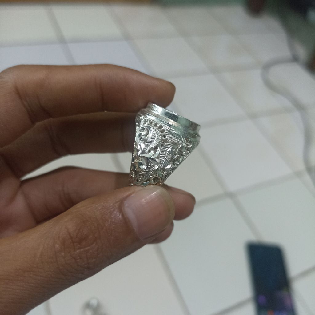 CINCIN/RING (CROOM)PERAK MODEL UKIR DIMENSI RANDOM BAHAN KUNINGAN SARI SUPER