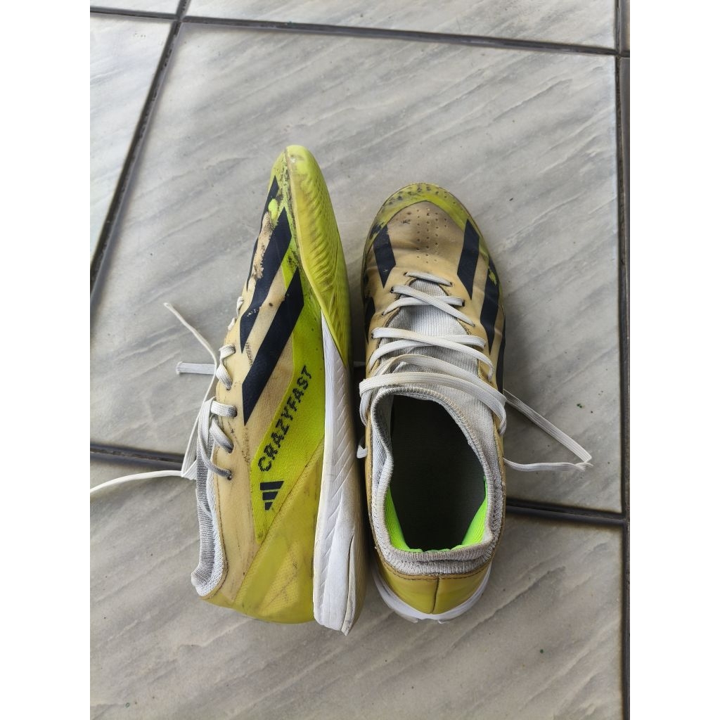 sepatu futsal Adidas crazyfast