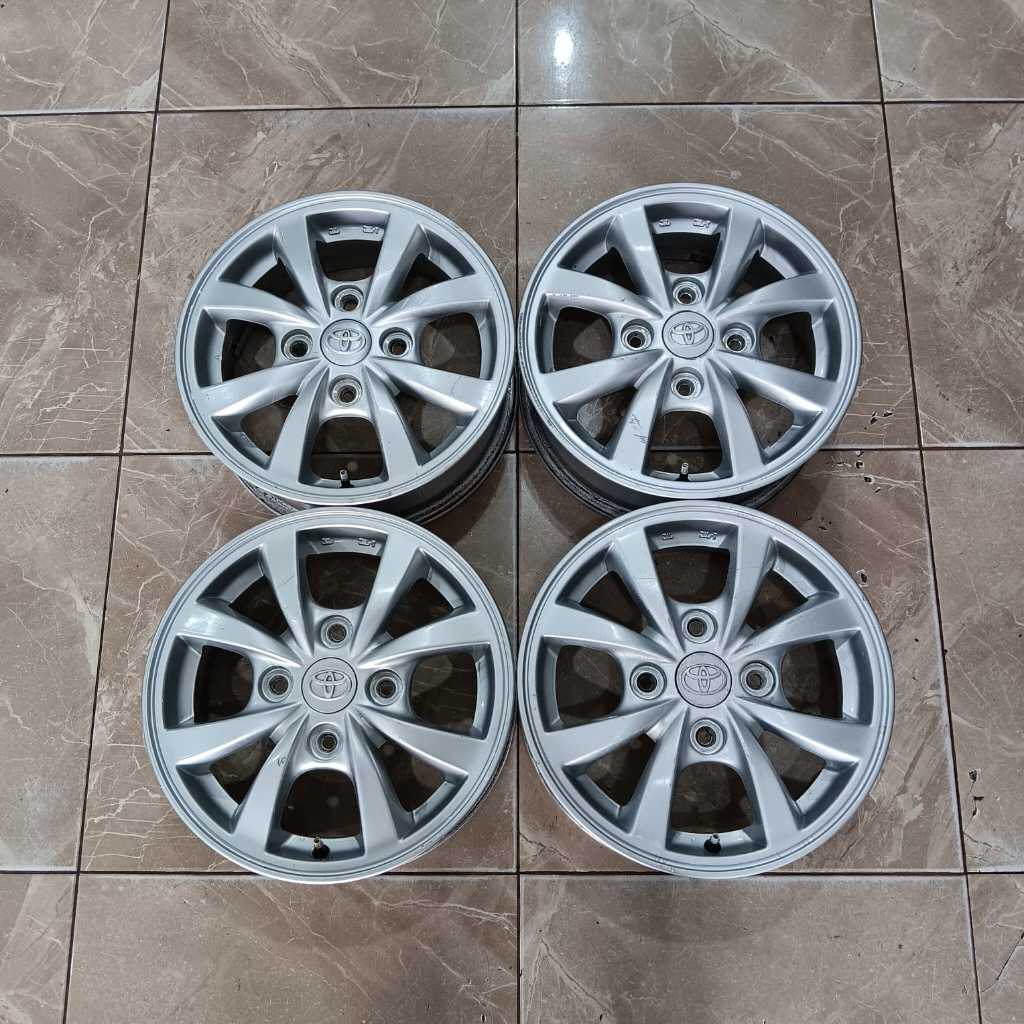 Velg Mobil Bekas Murah Original copotan Avanza Ring 14 Baut 4x114,3 Silver