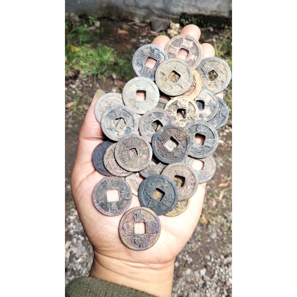 benda kuno antik koin cina kondisi bagus