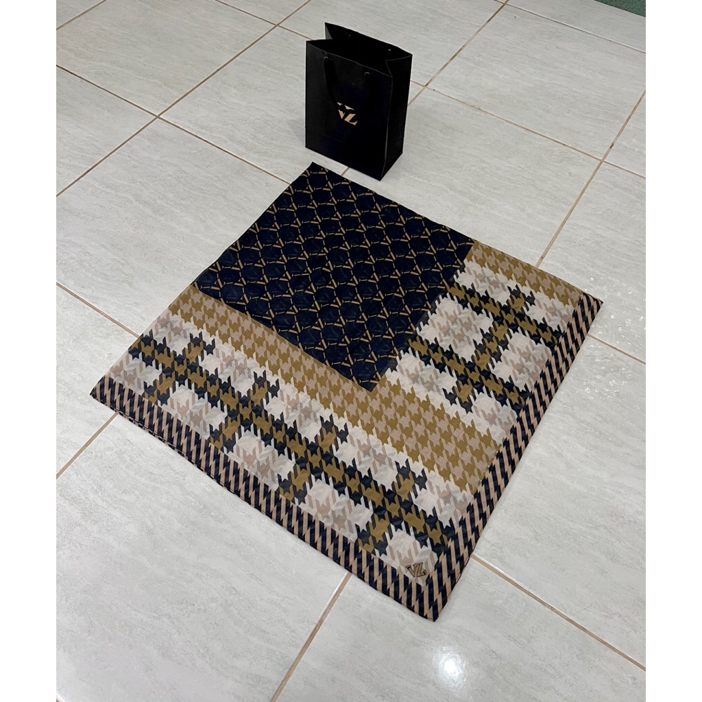 Preloved Vz Rumaisha Scarf