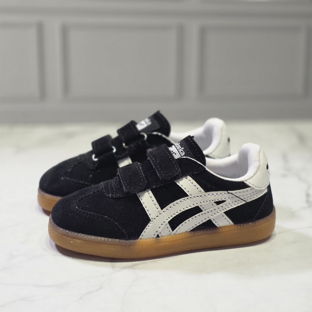 SEPATU ANAK HITAM ONITSUKA TOKUTEN