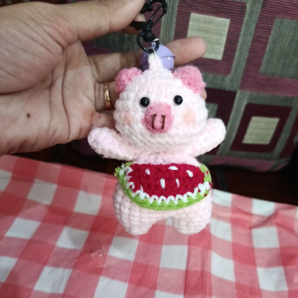 Gantungan Kunci Babi rajut