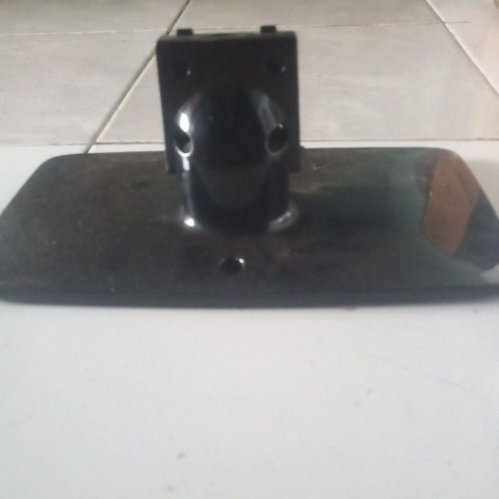 dudukan kaki tv sony  atau cooccaa 32 in barang ready