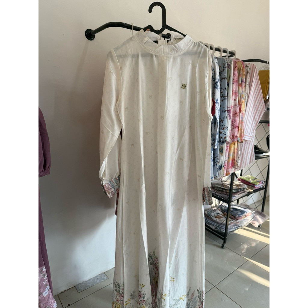 gamis putih bahan silk