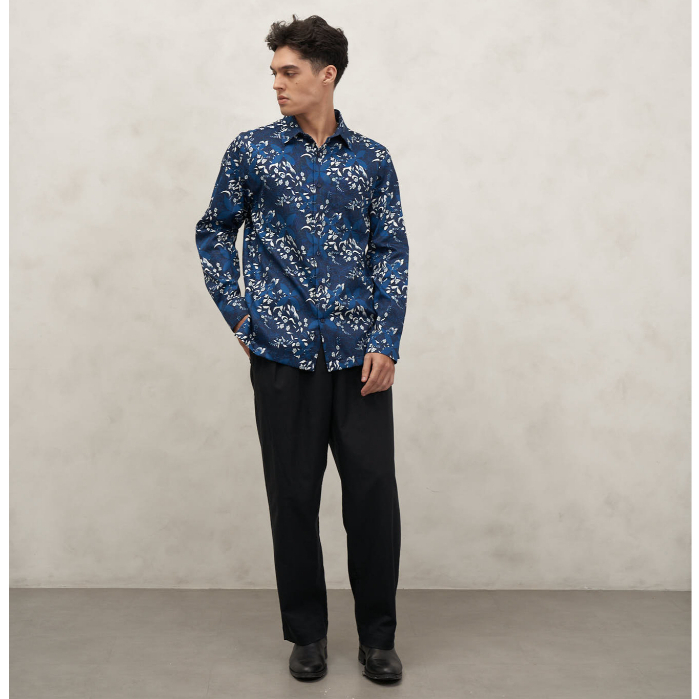bateeq Kemeja Pria Lengan Panjang Regularfit Bahan Katun Motif Amritaya