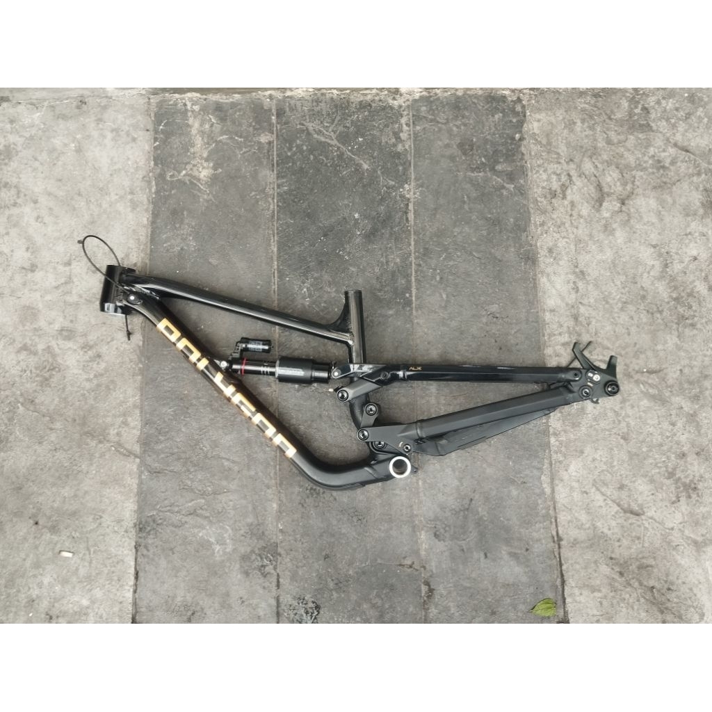 frame polygon collosus DH size S