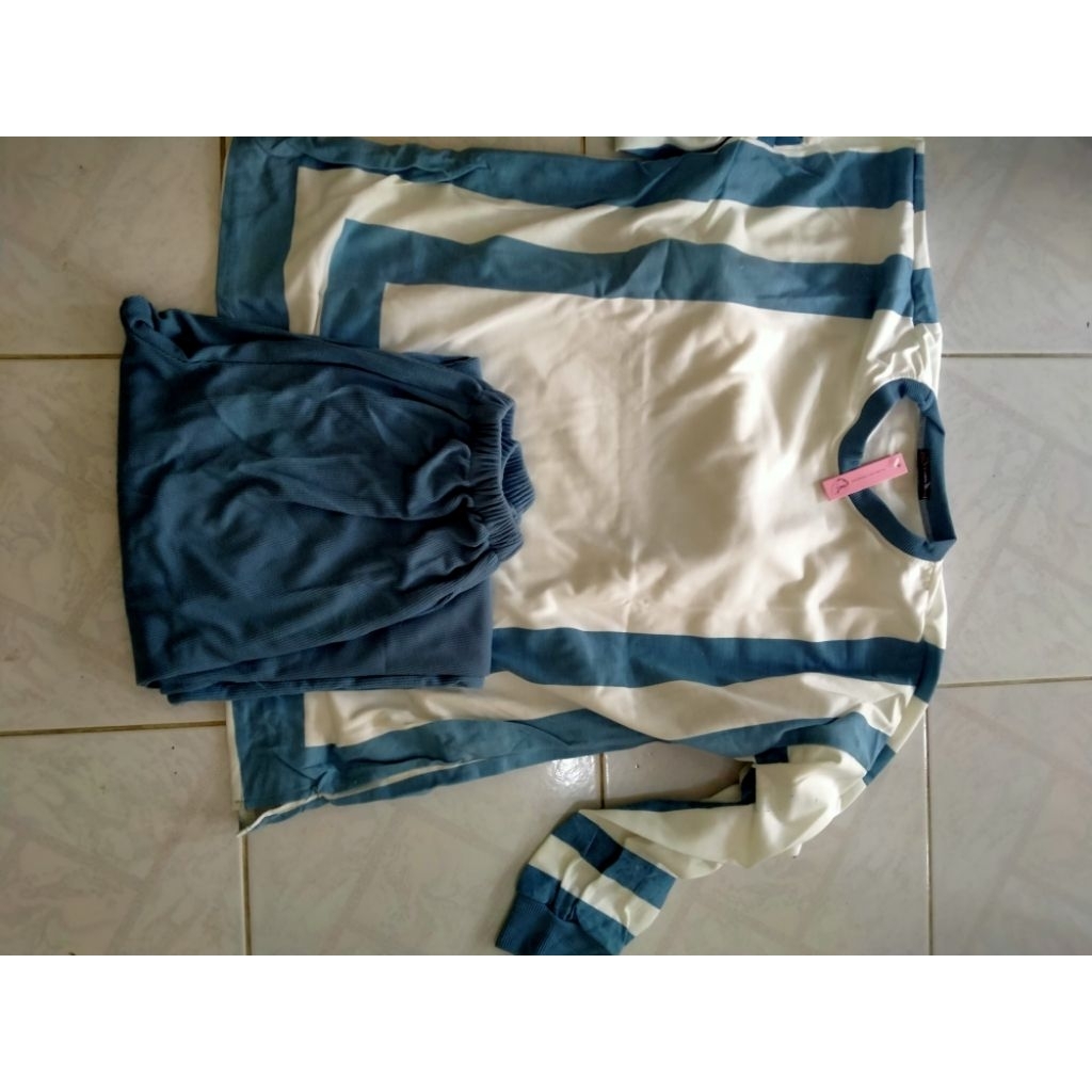 Setelan celana wanita (rijek)