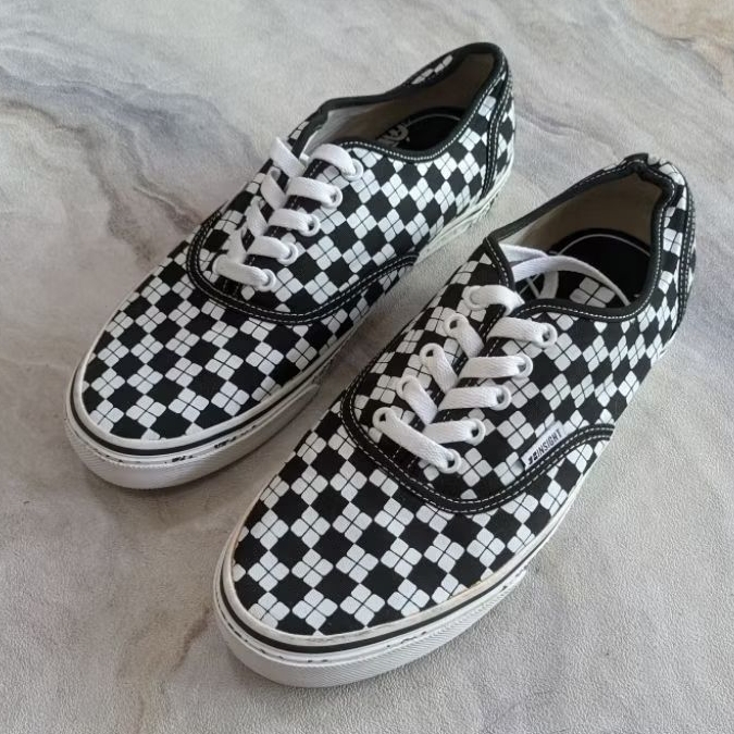 obral sepatu insight original ( yellowing & no box )