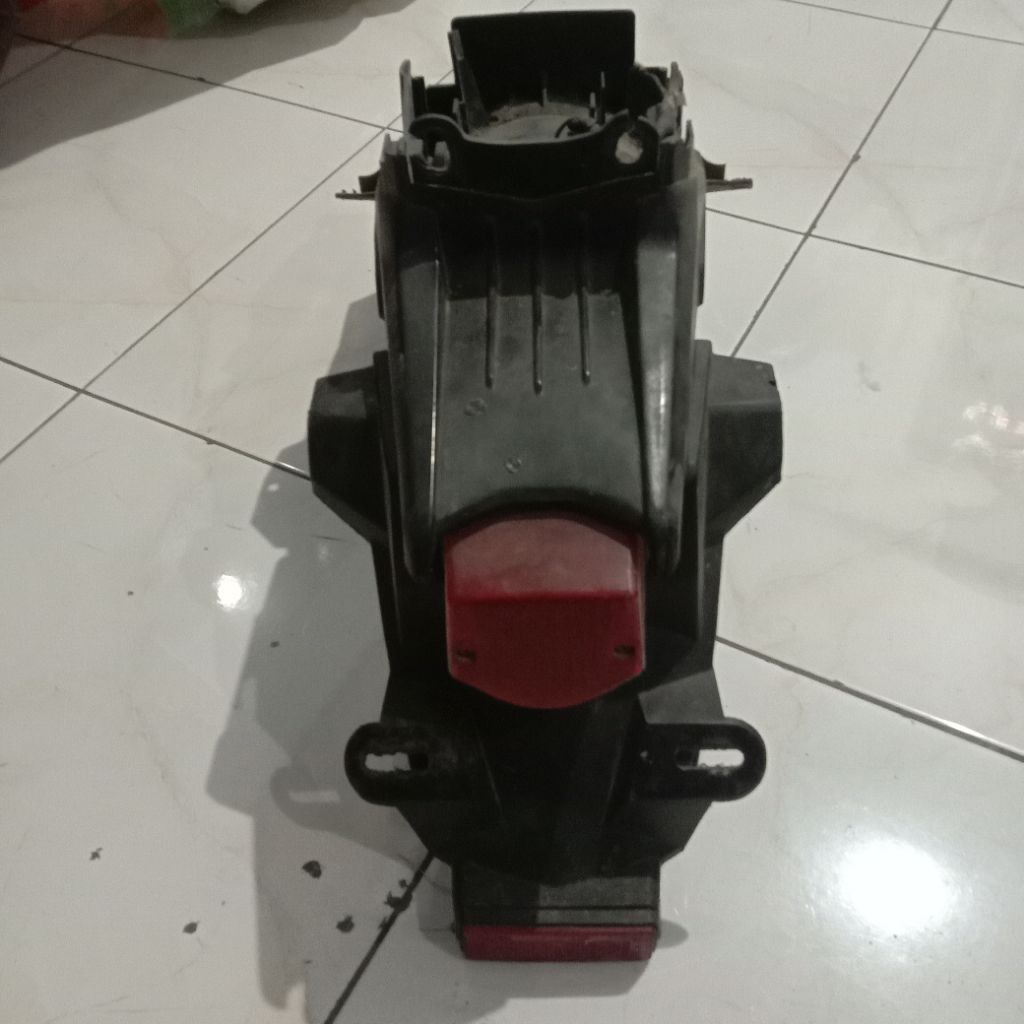 spakbor belakang byson