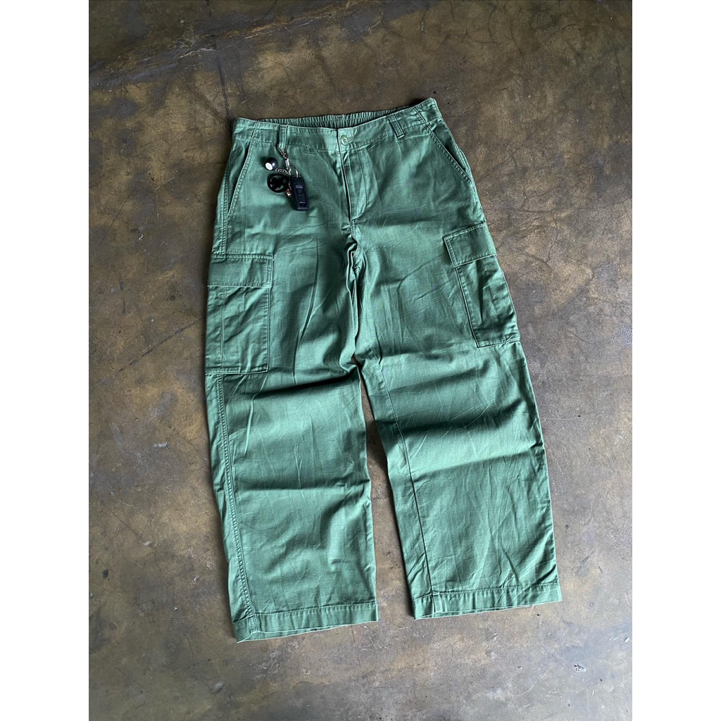 UNIQLO CARGO PANTS