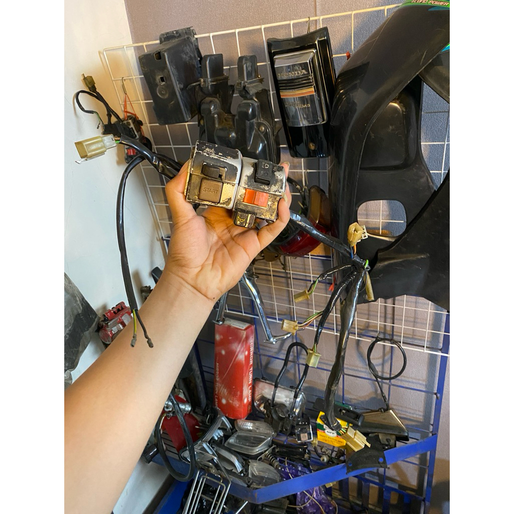 Holder Kanan Kiri Astrea Grand Original