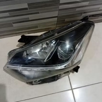 headlamp lampu depan toyota agya 2018 2019