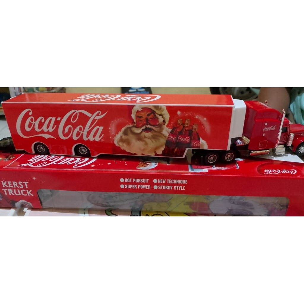 Die-cast truck Coca-Cola edisi natal