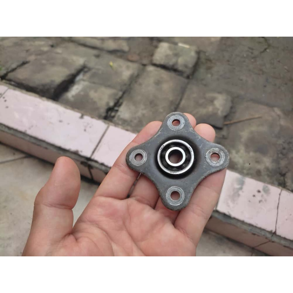 kotakan penahan per kopling Win original