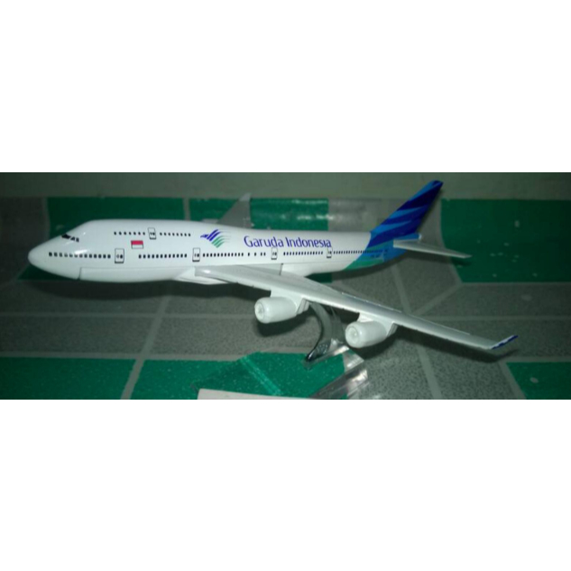 Hot Wheels - Miniatur Pesawat Garuda Indonesia B747-400