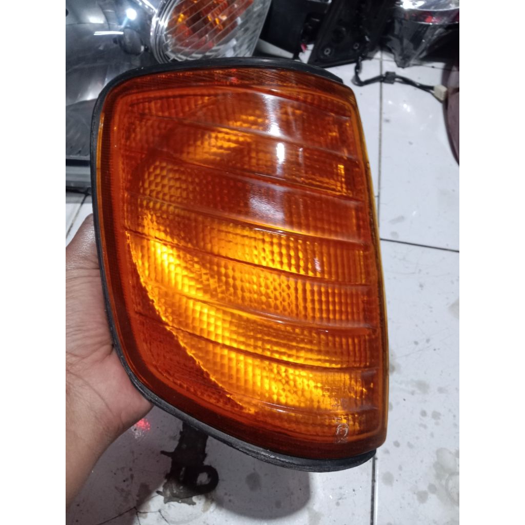 Lampu sein mercedez benz W124
