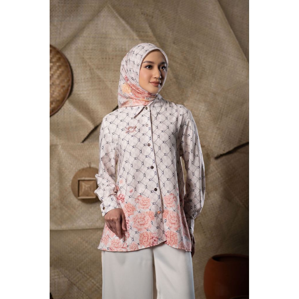 WEARING KLAMBY - Rosette shirt