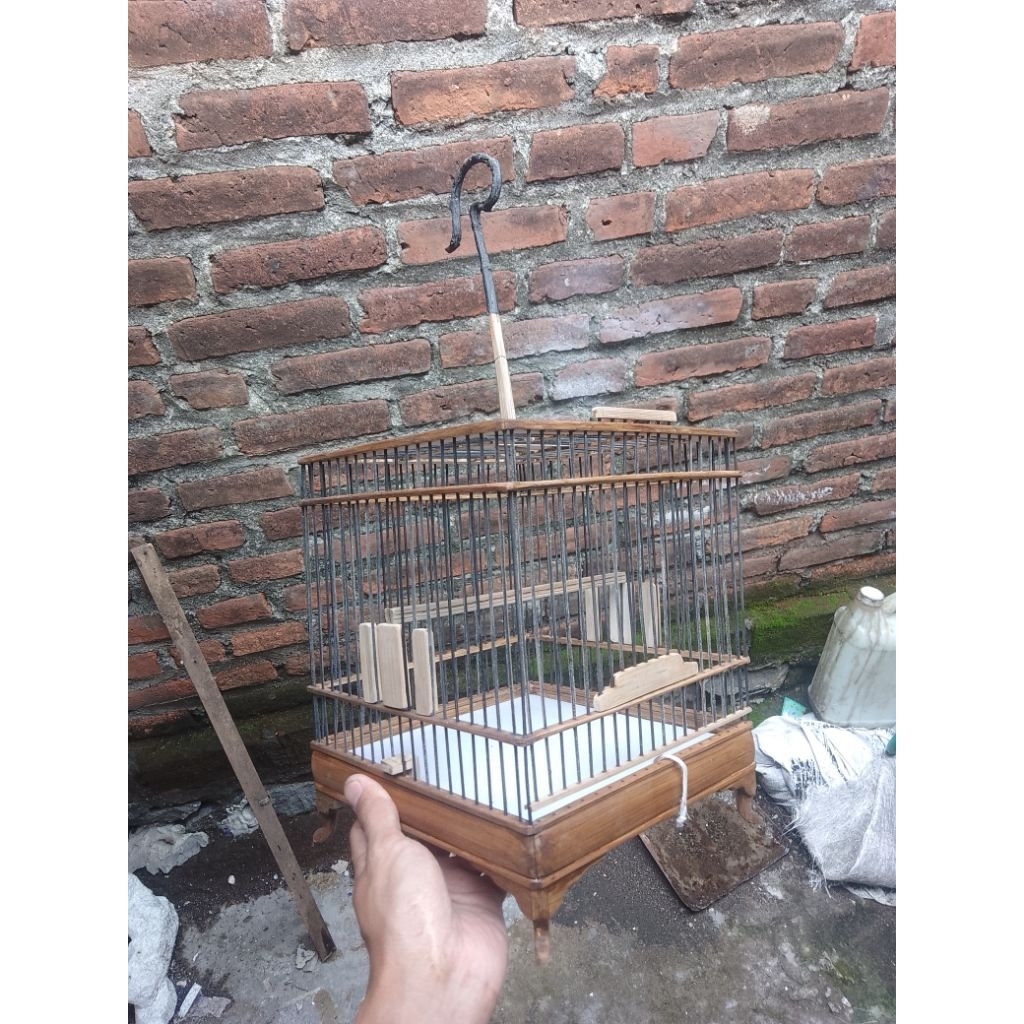 Sangkar bambu cungkok